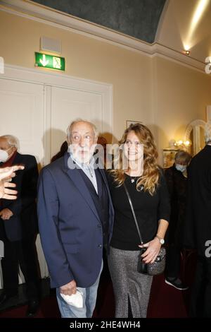 Dieter Hallervorden und Christiane Zander bei der Premiere des Theaterstücks 'Rent A Friend' im Schlosspark Theater. Berlin, 08.01.2022 Stockfoto