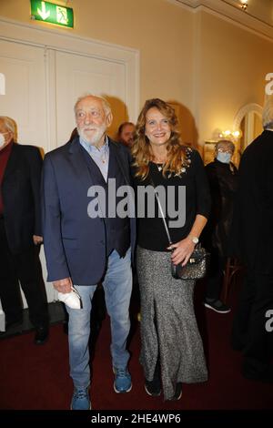 Dieter Hallervorden und Christiane Zander bei der Premiere des Theaterstücks 'Rent A Friend' im Schlosspark Theater. Berlin, 08.01.2022 Stockfoto