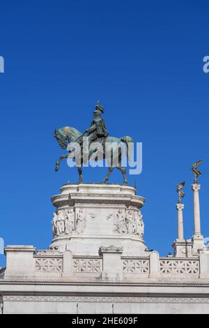 Rom, Italien, Reiterstatue von Viktor Emmanuel II. Von Enrico Chiaradia am Viktor Emmanuel II. Denkmal (Vittoriano), Altar des Vaterlandes Stockfoto