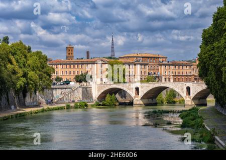 Italien, Rom, Ponte Principe Amedeo Savoia Aosta (Ponte Principe, Ponte PASA) über dem Tiber Stockfoto