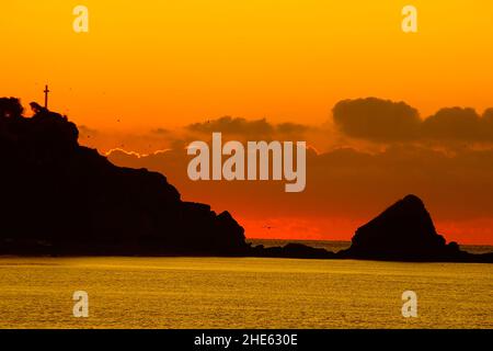 Sonnenaufgang am Strand von Almunecar, Granada. Stockfoto