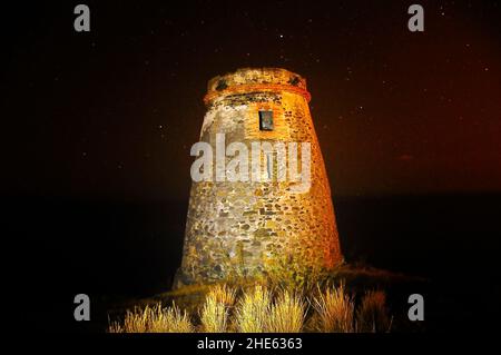 Wachturm der Teufel in Almunecar, Granada. Stockfoto