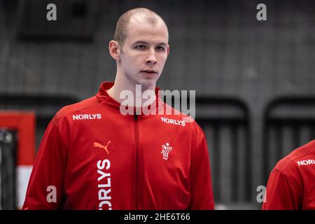 Hillerod, Dänemark. 08th Januar 2022. Simon Hald aus Dänemark beim Test-Handballspiel zwischen Dänemark und Norwegen auf der Royal Stage in Hillerod. (Foto: Gonzales Photo/Alamy Live News Stockfoto