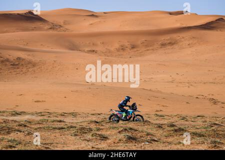 123 Moore Charan (zaf), KTM 450 Rally Replica, Moto, Original von Motul, W2RC, Aktion während der Etappe 7 der Rallye Dakar 2022 zwischen Riad und Al Dawadimi, am 9th 2022. Januar in Al Dawadimi, Saudi-Arabien - Foto Florent Gooden / DPPI Stockfoto