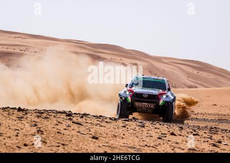 Al Dawadimi, Saudi-Arabien. 09th Januar 2022. 205 Al Rajhi Yazeed (Sau), Orr Michael (gbr), Overdrive Toyota, Toyota Hilux Overdrive, Auto FIA T1/T2, W2RC, Aktion während der Etappe 7 der Rallye Dakar 2022 zwischen Riad und Al Dawadimi, am 9th 2022. Januar in Al Dawadimi, Saudi-Arabien - Foto Florent Gooden/DPPI Credit: DPPI Media/Alamy Live News Stockfoto