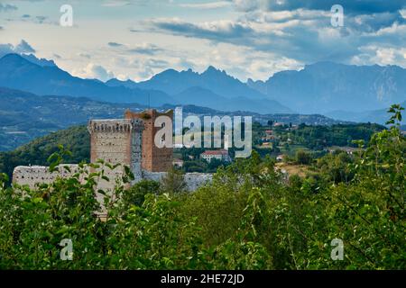 Montecchio Maggiore die Schlösser von Romeo und Julia in der Provinz Vicenza, Italien. Das Schloss der Villa und das Schloss der Bellaguardia sind Stockfoto