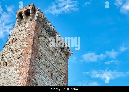 Montecchio Maggiore die Schlösser von Romeo und Julia in der Provinz Vicenza, Italien. Das Schloss der Villa und das Schloss der Bellaguardia sind Stockfoto