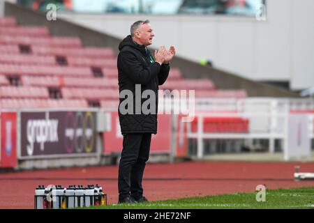 Stoke on Trent, Großbritannien. 09th Januar 2022. Michael O'Neill Manager von Stoke City ermutigt sein Team in Stoke-on-Trent, Großbritannien am 1/9/2022. (Foto von Simon Whitehead/News Images/Sipa USA) Quelle: SIPA USA/Alamy Live News Stockfoto