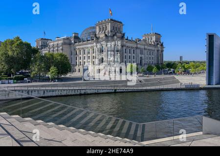 Reichstagsgebäude an der Spree, Deutscher Bundestag, Regierungsbezirk, Tiergarten, Berlin, Deutschland Stockfoto