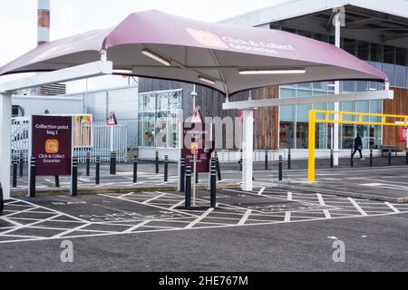 Klicken Sie auf den Sainsburys Supermarkt und sammeln Sie dort Stockfoto