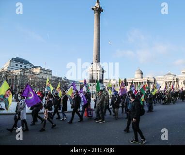 London, Großbritannien, 9. Januar 2022, um der dreifachen Tötung von Fidan Dogan, Sakine Cansiz und Leyla Saylemez, die vor 9 Jahren in Paris, vermutlich in der Hand der Nationalen Geheimdienstorganisation der Türkei, ermordet wurde, Demonstranten marschierten in London vom Trafalgar Square zum parliament Square und forderten Gerechtigkeit, um die Täter vor Gericht zu bringen.Niemand wurde wegen der Morde angeklagt.Paul Quezada-Neiman/Alamy Live News Stockfoto