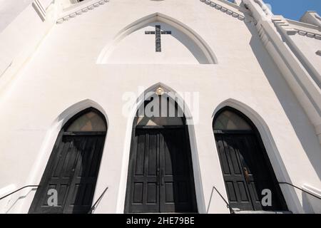 Die Mutter Emanuel African Methodist Episcopal in Charleston, South Carolina. Neun Mitglieder der historischen afroamerikanischen Kirche wurden am 17. Juni 2015 von einem weißen Supremaisten während eines Bibelstudiums niedergeschossen. Stockfoto