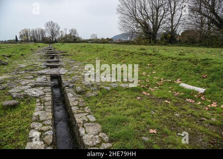 Antica città romana di Luni, sistema idrico Stockfoto