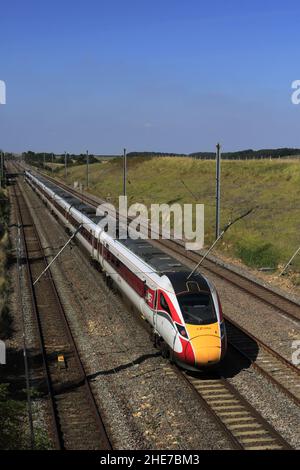 LNER Class 800 Azuma, East Coast Main Line Railway, in der Nähe von Essendine Village, Rutland County, England, Großbritannien Stockfoto