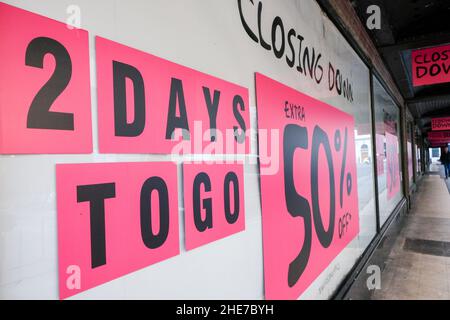 Oxford Street, London, Großbritannien. 9th. Januar 2022. Der Flagship-Store von House of Fraser in der Oxford Street schließt in zwei Tagen. Kredit: Matthew Chattle/Alamy Live Nachrichten Stockfoto