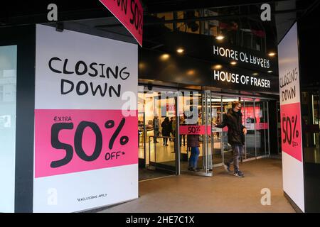 Oxford Street, London, Großbritannien. 9th. Januar 2022. Der Flagship-Store von House of Fraser in der Oxford Street schließt in zwei Tagen. Kredit: Matthew Chattle/Alamy Live Nachrichten Stockfoto