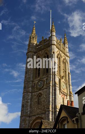 Der Turm der Erzengel-Kirche St. Michael, Teignmouth, South Devon. Stockfoto