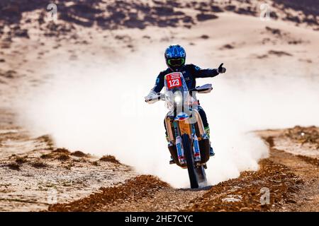 123 Moore Charan (zaf), KTM 450 Rally Replica, Moto, Original von Motul, W2RC, Aktion während der Etappe 7 der Rallye Dakar 2022 zwischen Riad und Al Dawadimi, am 9th 2022. Januar in Al Dawadimi, Saudi-Arabien - Foto: Florent Gooden/DPPI/LiveMedia Stockfoto