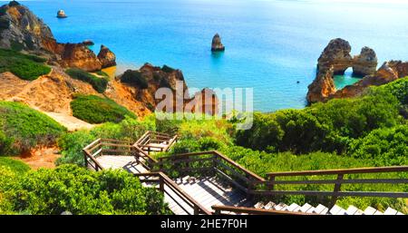 Praia do Camilo mit wunderschönen Dünen in Lagos an der portugiesischen Algarve Stockfoto