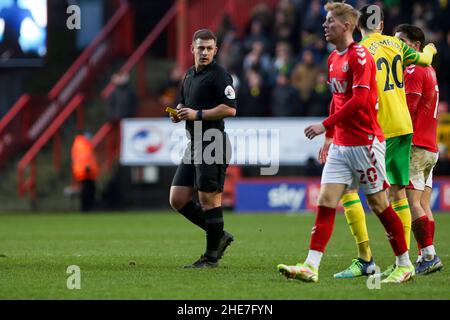 LONDON, GROSSBRITANNIEN. JAN 9th Schiedsrichter Josh Smith während des Spiels der FA Cup Third Round zwischen Charlton Athletic und Norwich City am Sonntag, 9th. Januar 2022, im Valley, London. (Kredit: Tom West | MI News) Kredit: MI Nachrichten & Sport /Alamy Live News Stockfoto