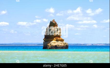 Praia do Camilo mit wunderschönen Dünen in Lagos an der portugiesischen Algarve Stockfoto