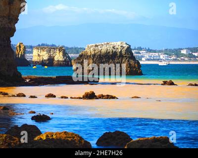 Praia do Camilo mit wunderschönen Dünen in Lagos an der portugiesischen Algarve Stockfoto