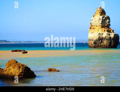 Praia do Camilo mit wunderschönen Dünen in Lagos an der portugiesischen Algarve Stockfoto