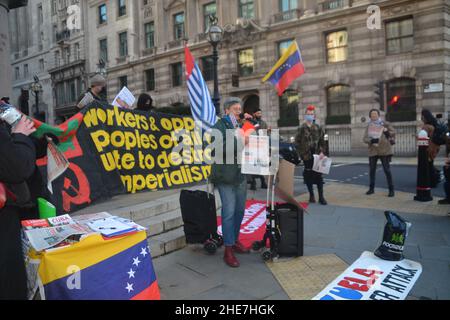 Demonstranten kamen zur Bank von england, um die Rückgabe von Goldlagerstätten zu fordern, trotz gerichtlicher Entscheidungen. Stockfoto