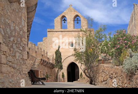 Capdepera, Castell de Capdepera, Mallorca, Balearen, Spanien, Europa | Capdepera, Castell de Capdepera, Kirche des Schlosses, Mallorca, Balearen Isla Stockfoto