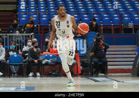 Mailand, Italien. 09th Januar 2022. Jamarr Sanders (Bertram Derthona Basket Tortona) während der AX Armani Exchange Milano vs Bertram Derthona Tortona, Italienischer Basketball Eine Serie Championship in Mailand, Italien, Januar 09 2022 Credit: Independent Photo Agency/Alamy Live News Stockfoto