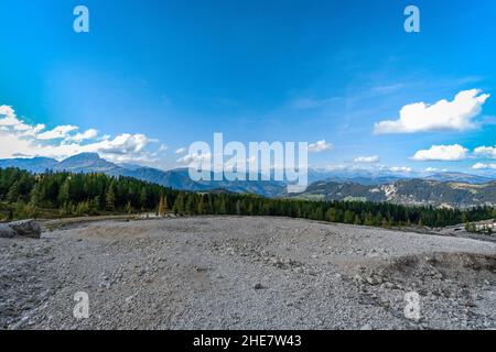 Geröllfeld unter SAS dla Crusc/Santa Croce Peak Stockfoto