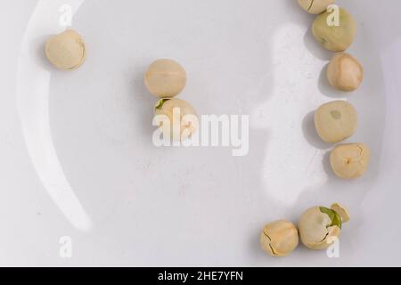 Erbsen in der Hülse in Nahaufnahme Stockfoto