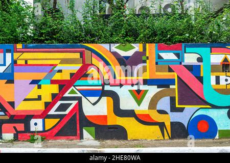 Städtische Kunstmalerei in lebhaften Farben in der Batman Alley, Sao Paulo, Brasilien Stockfoto