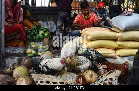 Guwahati, Assam, Indien. 9. Januar 2022: Ein Stand während einer Bhogali Mela vor dem Bhogali Bihu Festival in Guwahati, Assam, Indien am Sonntag, 9. Januar 2022. Bhogali Bihu oder Magh Bihu wird im Januar gefeiert, der das Ende der Erntezeit markiert. (Bild: © David Talukdar/ZUMA Press Wire) Bild: ZUMA Press, Inc./Alamy Live News Stockfoto