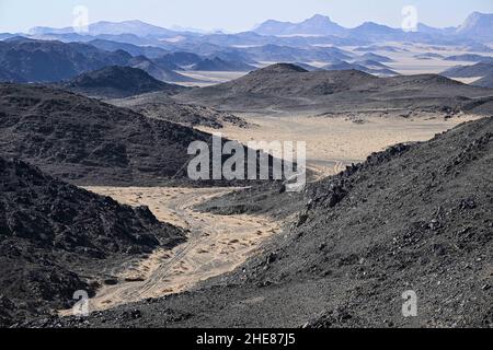 Al Dawadimi, Saudi-Arabien. 09th Januar 2022. Landschaft während der Etappe 7 der Rallye Dakar 2022 zwischen Riad und Al Dawadimi, am 9th 2022. Januar in Al Dawadimi, Saudi-Arabien - Foto: Eric Vargiolu/DPPI/LiveMedia Credit: Independent Photo Agency/Alamy Live News Stockfoto