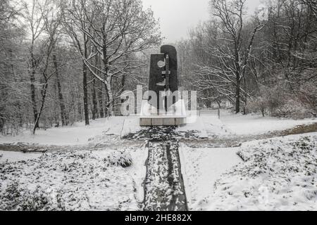 Winter in Serbien: Schnee auf dem Berg Avala, Belgrad Stockfoto