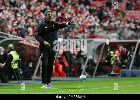 Lissabon, Portugal. 09th Januar 2022. Nelson Verissimo Trainer von SL Benfica in Aktion beim Liga Portugal Bwin-Spiel zwischen SL Benfica und FC Paços de Ferreira am 09. Januar 2022 in Estádio da Luz in Lissabon, Portugal. Valter Gouveia/SPP Credit: SPP Sport Press Photo. /Alamy Live News Stockfoto