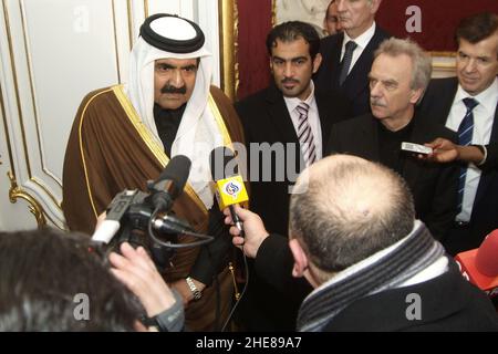 Wien, Österreich. 31. Dezember 2010. Staatsbesuch des Emir von Katar in der Wiener Hofburg. Bild zeigt den Emir von Katar, Scheich Hamad bin Khalifa al-Thani Stockfoto