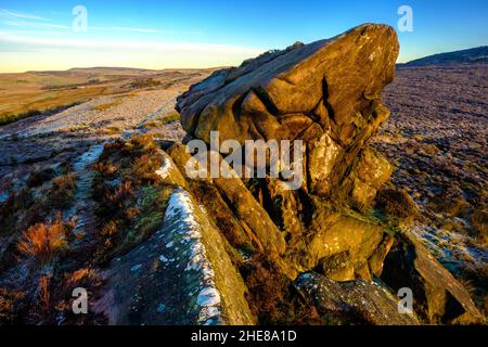 Newstones, ein Gritstone-Aufschluss auf den Staffordshire Moorlands, Peak District National Park Stockfoto