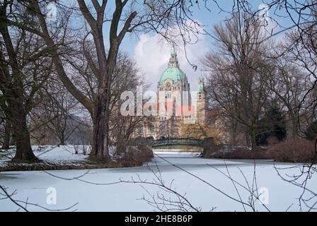 Neues Rathaus, Winter, Blick vom Maschpark, Gebäude von 1913 im eklektizistischem Stil erbaut, Architekten Hermann Eggert und Gustav Halmhuber, Hannov Stockfoto