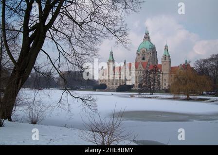 Neues Rathaus, Winter, Blick vom Maschpark, Gebäude von 1913 im eklektizistischem Stil erbaut, Architekten Hermann Eggert und Gustav Halmhuber, Hannov Stockfoto