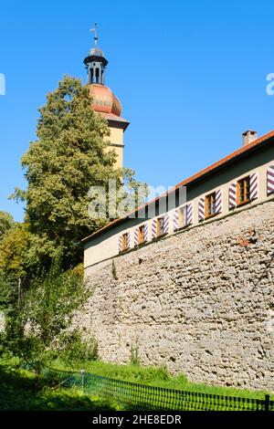 Stadtmauer Mit Segringer Tor In Der Altstadt Von Dinkelsbühl, Franken, Bayern, Deutschland Stockfoto