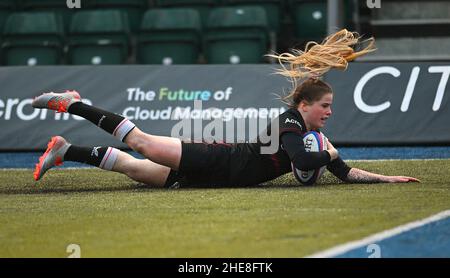 London, Großbritannien. 09th Januar 2022. 09. Januar - Saracens Women gegen DMP Durham Sharks - Allianz Premier 15s - StoneX Stadium die Saracens Women's Ella Wywas gewinnt einen Versuch während des Spiels gegen DMP Durham Sharks Bildquelle: Credit: Mark Pain/Alamy Live News Stockfoto