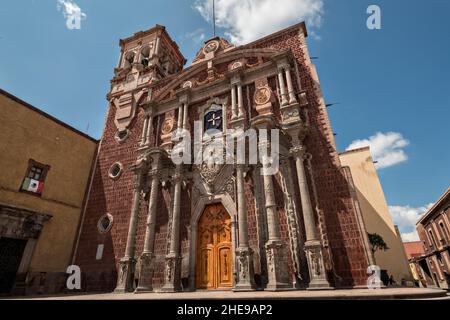 Das Oratorium von San Roancia Neri oder die Kathedrale von Queretaro auf dem Gründerplatz im alten Kolonialabschnitt von Santiago de Queretaro, Bundesstaat Queretaro, Mexiko. Stockfoto