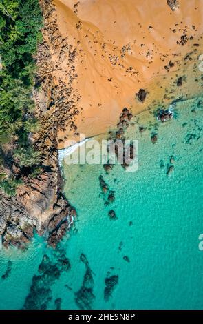 Nai thon Strand und die Holztreppen in Phuket, Thailand Stockfoto