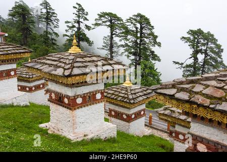 Druk Wangyal Khang Zhang Chortens im Dochula Pass im Himalaya, Bhutan Stockfoto