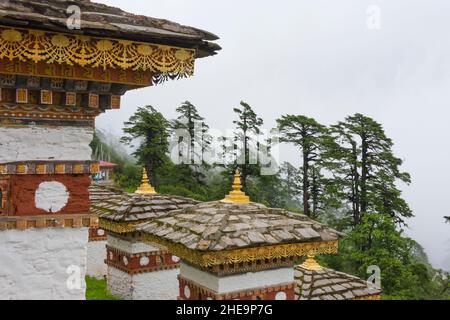Druk Wangyal Khang Zhang Chortens im Dochula Pass im Himalaya, Bhutan Stockfoto