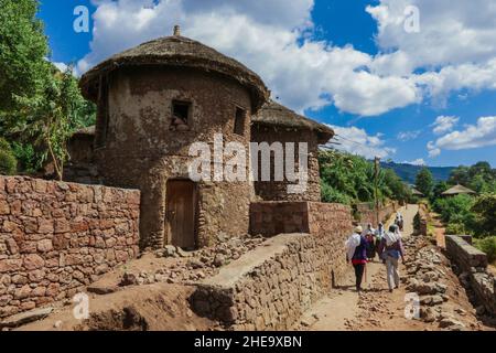 Traditionelle äthiopische Blockhäuser mit rundem Dach, Lalibela, Äthiopien Stockfoto