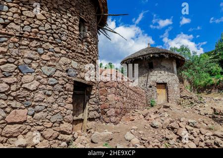 Traditionelle äthiopische Blockhäuser mit rundem Dach, Lalibela, Äthiopien Stockfoto