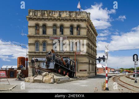 Steampunk HQ im historischen viktorianischen Viertel von Oamaru, Neuseeland Stockfoto